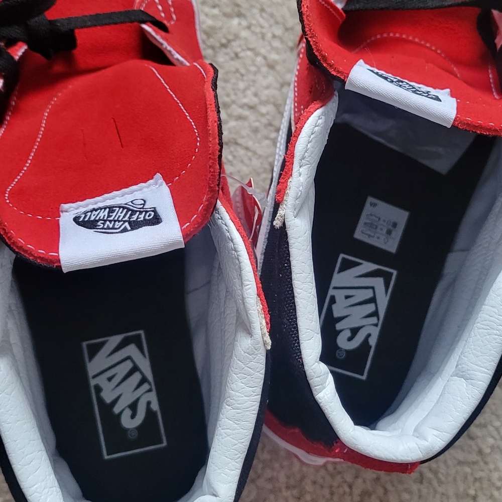 Vans - Picture 5 of 9